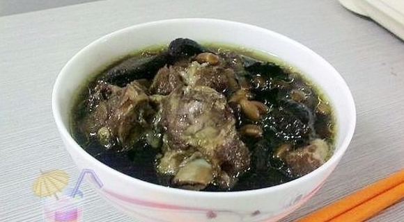 生地黑豆排骨湯