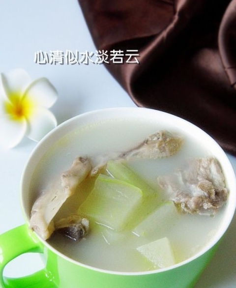 奶白冬瓜排骨湯