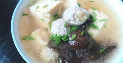 凍豆腐肉丸香菇湯