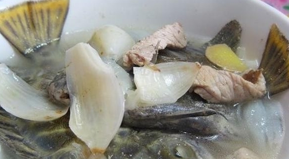 百合金鯝立魚湯
