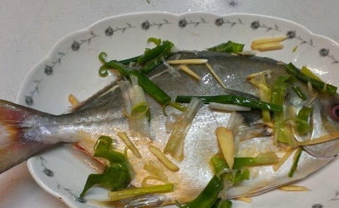 酸菜金鯧魚