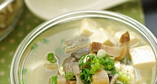 鹹肉豆腐湯
