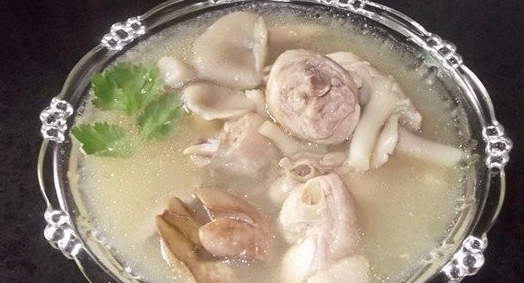 鮮菇雞湯