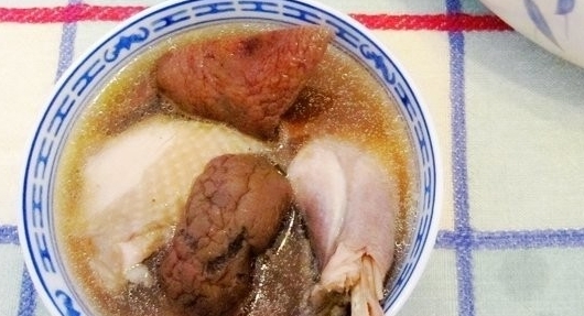 紅菇土雞湯