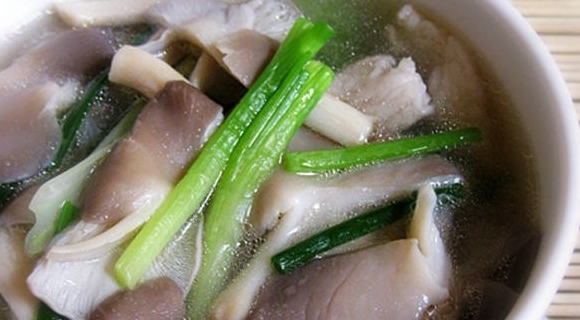 袖珍菇生菜湯
