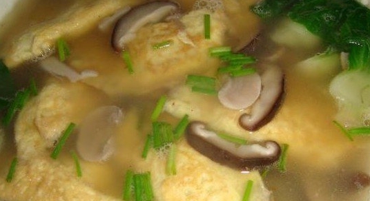 雙菇蛋餃湯