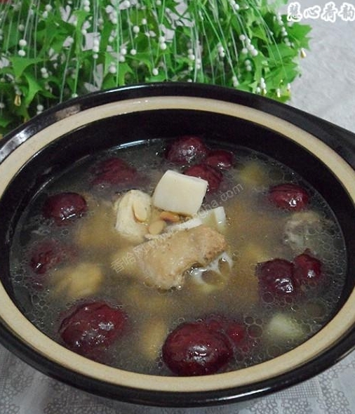 杏鮑菇黑豆蓮藕煲雞湯