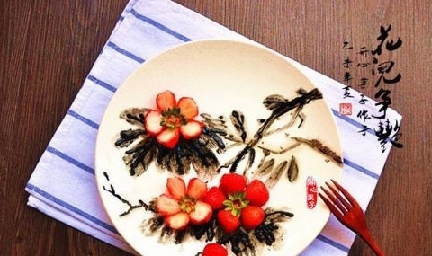 用草莓做創意擺盤