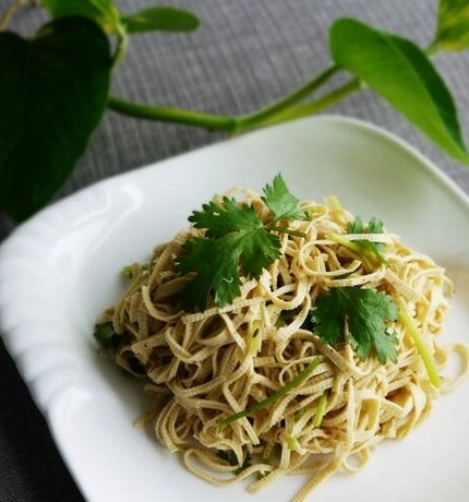 涼拌雞湯豆腐絲