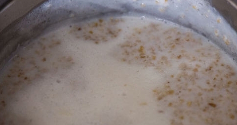 早晨喝一杯美膚排毒的聖品─黃金比例牛奶燕麥粥