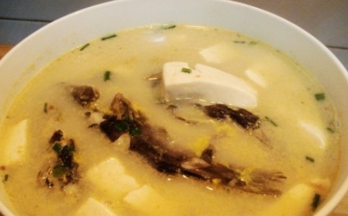 黃骨魚豆腐湯