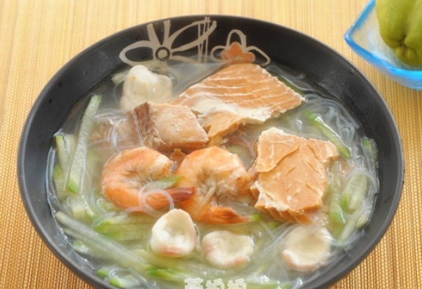 三文魚海鮮湯