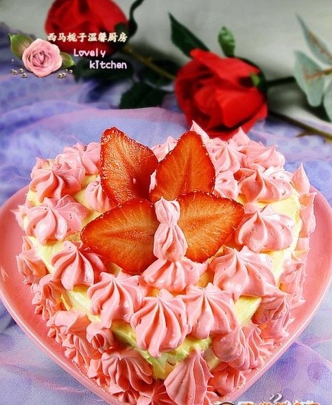 奶油霜草莓蛋糕