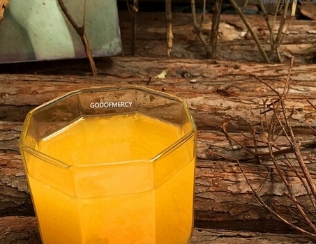 夏季排毒良方：鮮榨橙汁增強活力的