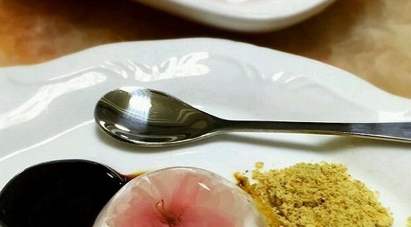 櫻花水信月餅