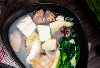 河蚌豆腐湯