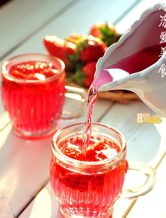 秘釀養顏美容草莓酒