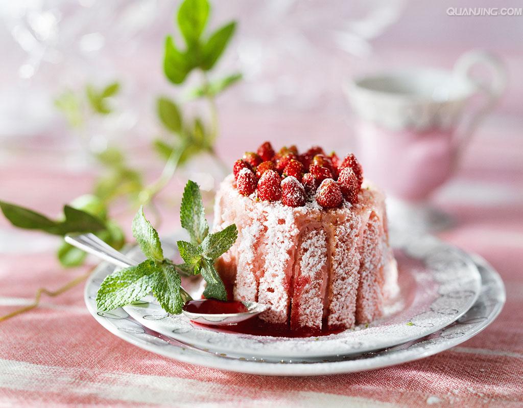 草莓夏洛特蛋糕的家常做法
