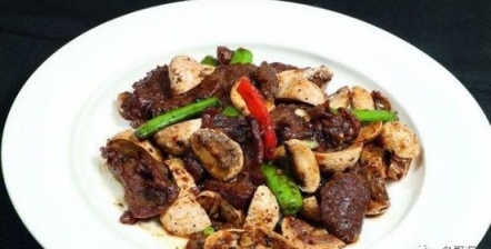 黑松露蘑菇炒牛肉，黑松露的料理做法