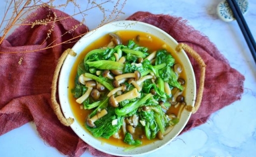 生菜炒蟹味菇的做法
