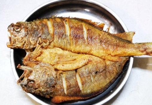 香煎黃花魚，只要4分鐘就煎好，魚不粘鍋、又要剛好熟透，看看吧