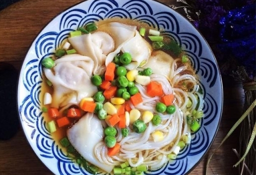 蚝油餛飩湯麵的做法