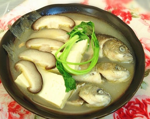 香菇豆腐鯽魚湯的做法