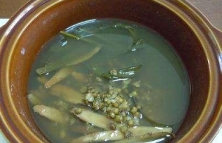清熱解毒，可涼吃或熱吃的甘草綠豆粥的做法