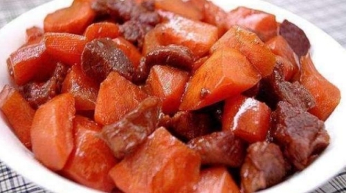 營養健康的牛肉燉胡蘿蔔的做法