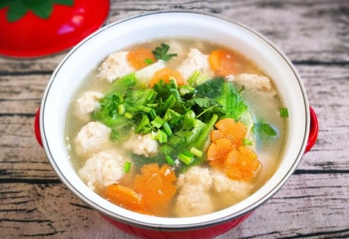 生菜丸子湯的做法