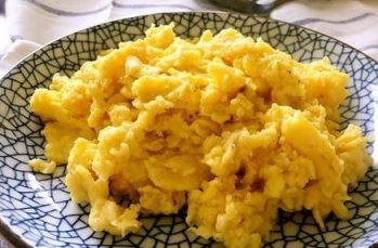 西式早餐炒蛋作法，超鬆軟西式黃油炒蛋的做法