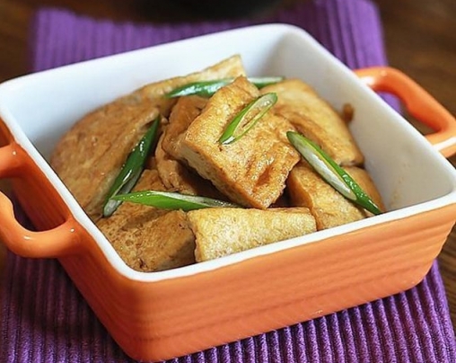 減肥吃什麼菜最好，大蔥燒豆腐的做法