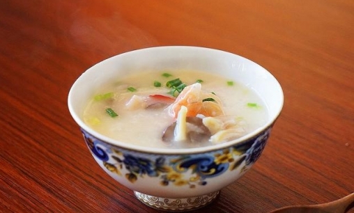 最正宗的砂鍋粥食譜，鮮味十足，是有味道靈魂的海鮮粥