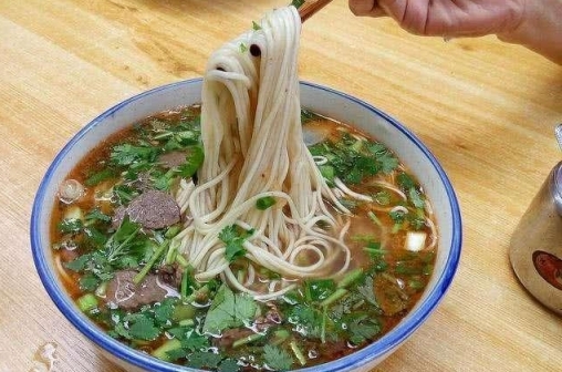 牛肉拉麵，從和麵到煮牛肉與牛肉湯料的詳細步驟