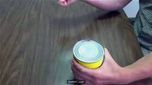 如何打開罐頭蓋子