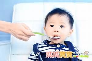 如何讓一歲寶寶吃飯